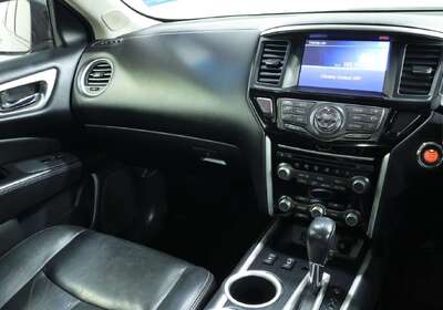 2016 Nissan Pathfinder ST-L (4x2)