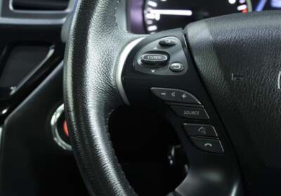 2016 Nissan Pathfinder ST-L (4x2)