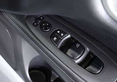 2016 Nissan Pathfinder ST-L (4x2)