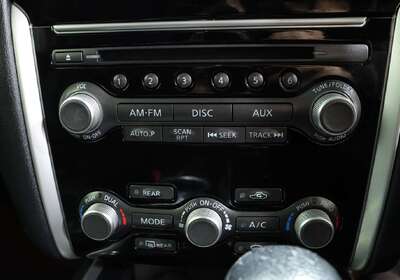 2016 Nissan Pathfinder ST-L (4x2)