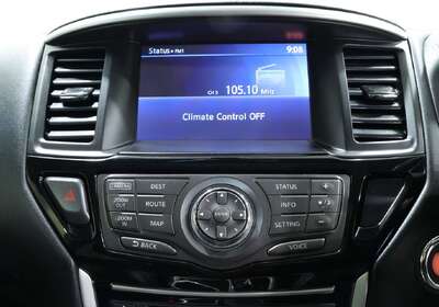 2016 Nissan Pathfinder ST-L (4x2)