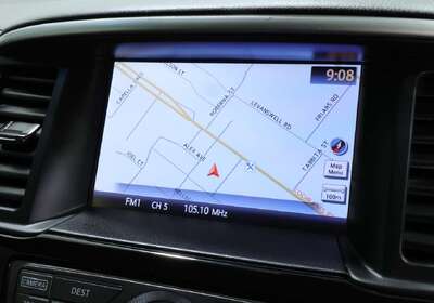 2016 Nissan Pathfinder ST-L (4x2)