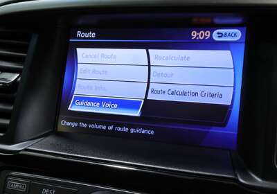 2016 Nissan Pathfinder ST-L (4x2)