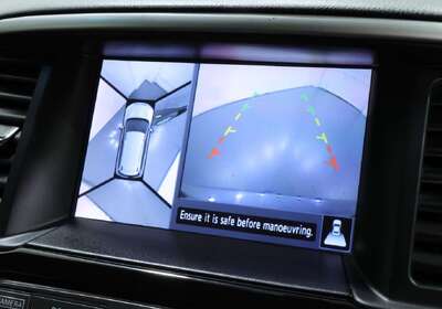 2016 Nissan Pathfinder ST-L (4x2)