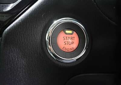 2016 Nissan Pathfinder ST-L (4x2)