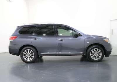 2016 Nissan Pathfinder ST-L (4x2)