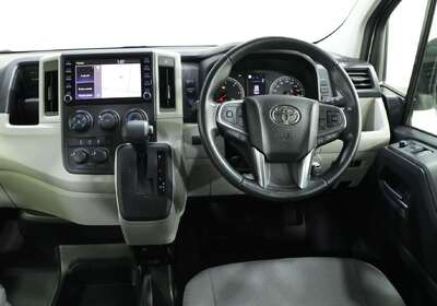 2021 Toyota Hiace SLWB COMMUTER (12 SEATS)