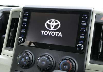 2021 Toyota Hiace SLWB COMMUTER (12 SEATS)