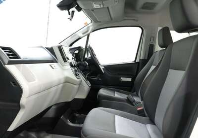 2021 Toyota Hiace SLWB COMMUTER (12 SEATS)