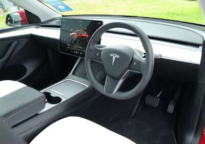 2023 Tesla Model Y Rear-Wheel Drive