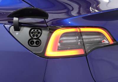 2022 Tesla Model 3 Rear-Wheel Drive