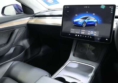 2022 Tesla Model 3 Rear-Wheel Drive