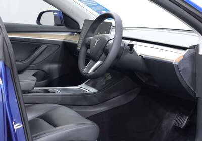 2022 Tesla Model 3 Rear-Wheel Drive