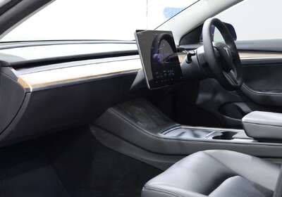 2022 Tesla Model 3 Rear-Wheel Drive