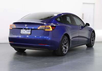 2022 Tesla Model 3 Rear-Wheel Drive