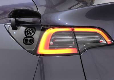 2022 Tesla Model Y REAR-WHEEL DRIVE