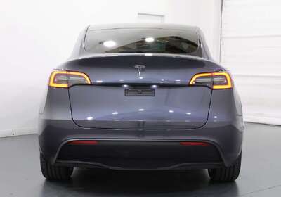 2022 Tesla Model Y REAR-WHEEL DRIVE