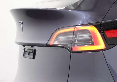 2022 Tesla Model Y REAR-WHEEL DRIVE