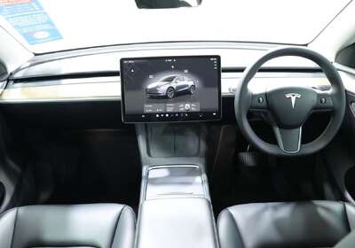 2022 Tesla Model Y REAR-WHEEL DRIVE