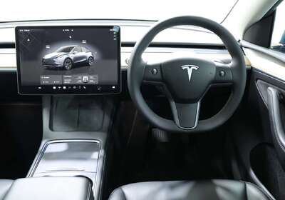 2022 Tesla Model Y REAR-WHEEL DRIVE