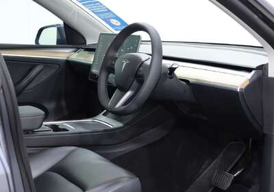 2022 Tesla Model Y REAR-WHEEL DRIVE