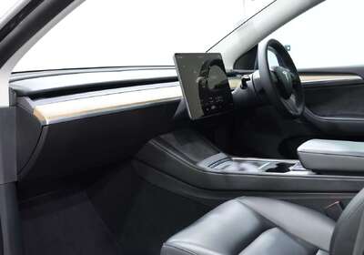 2022 Tesla Model Y REAR-WHEEL DRIVE