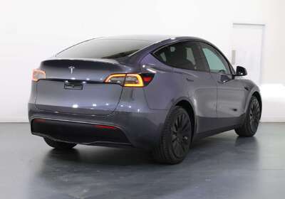 2022 Tesla Model Y REAR-WHEEL DRIVE