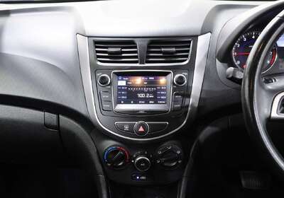 2017 Hyundai Accent Active