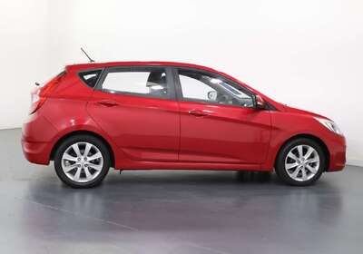 2017 Hyundai Accent Active
