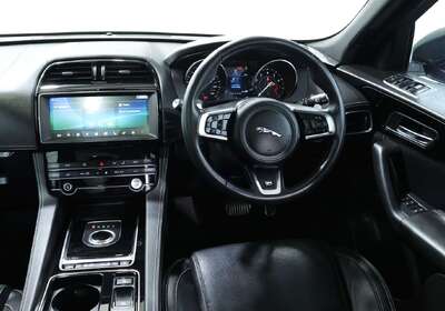 2020 Jaguar F-PACE 25t R-Sport