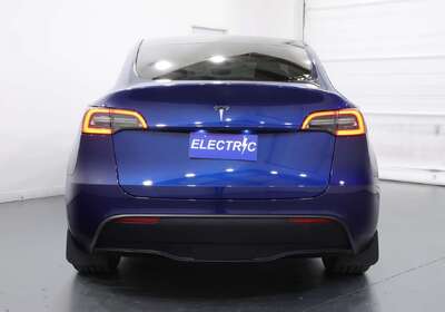 2022 Tesla Model Y Rear-Wheel Drive