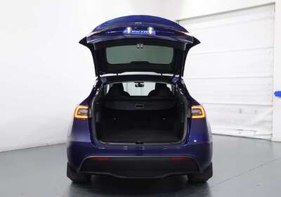 2022 Tesla Model Y Rear-Wheel Drive