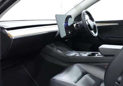 2022 Tesla Model Y Rear-Wheel Drive