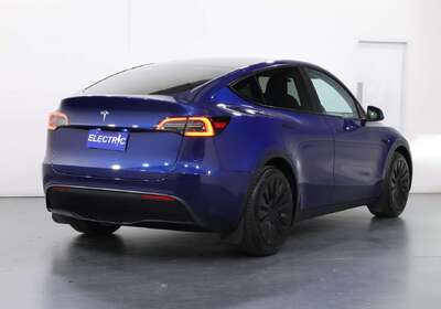 2022 Tesla Model Y Rear-Wheel Drive
