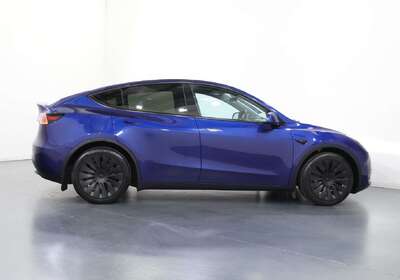 2022 Tesla Model Y Rear-Wheel Drive