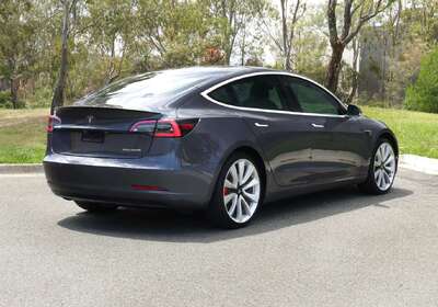 2019 Tesla Model 3 Performance