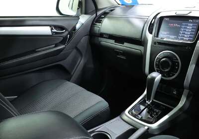 2017 Isuzu MU-X LS-U 4x2