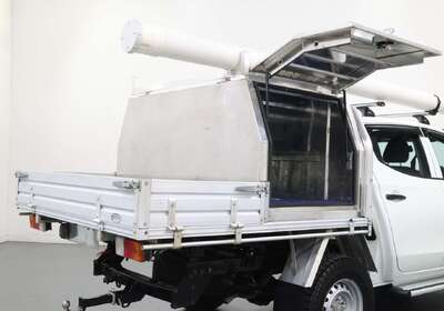 2017 Mitsubishi Triton GLX (4x4)