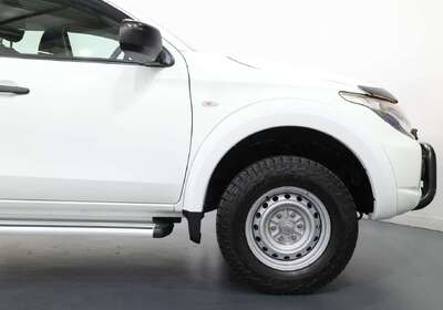 2017 Mitsubishi Triton GLX (4x4)