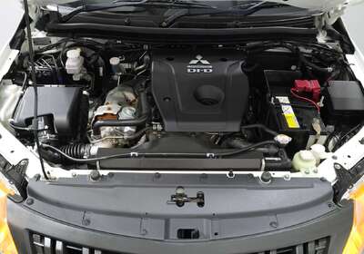 2017 Mitsubishi Triton GLX (4x4)