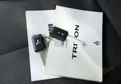 2017 Mitsubishi Triton GLX (4x4)