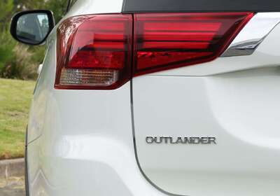 2021 Mitsubishi Outlander ES