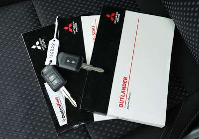 2021 Mitsubishi Outlander ES