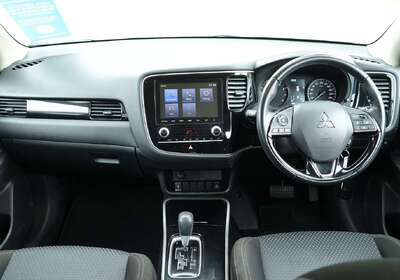 2021 Mitsubishi Outlander ES