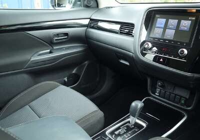 2021 Mitsubishi Outlander ES