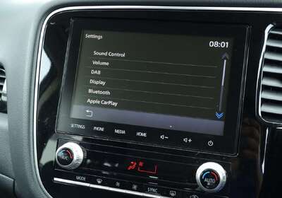 2021 Mitsubishi Outlander ES