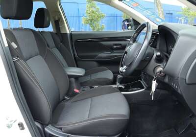 2021 Mitsubishi Outlander ES