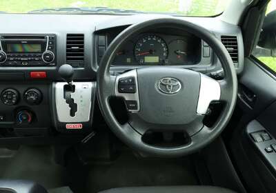 2014 Toyota Hiace Commuter