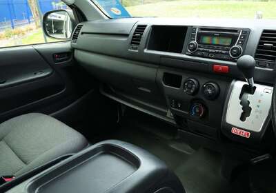 2014 Toyota Hiace Commuter