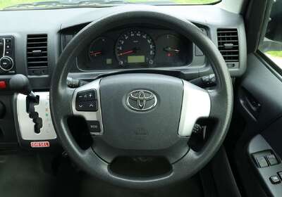 2014 Toyota Hiace Commuter